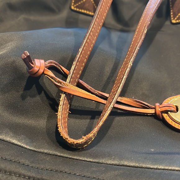 Dooney and Bourke commuter bag! - Picture 10 of 13